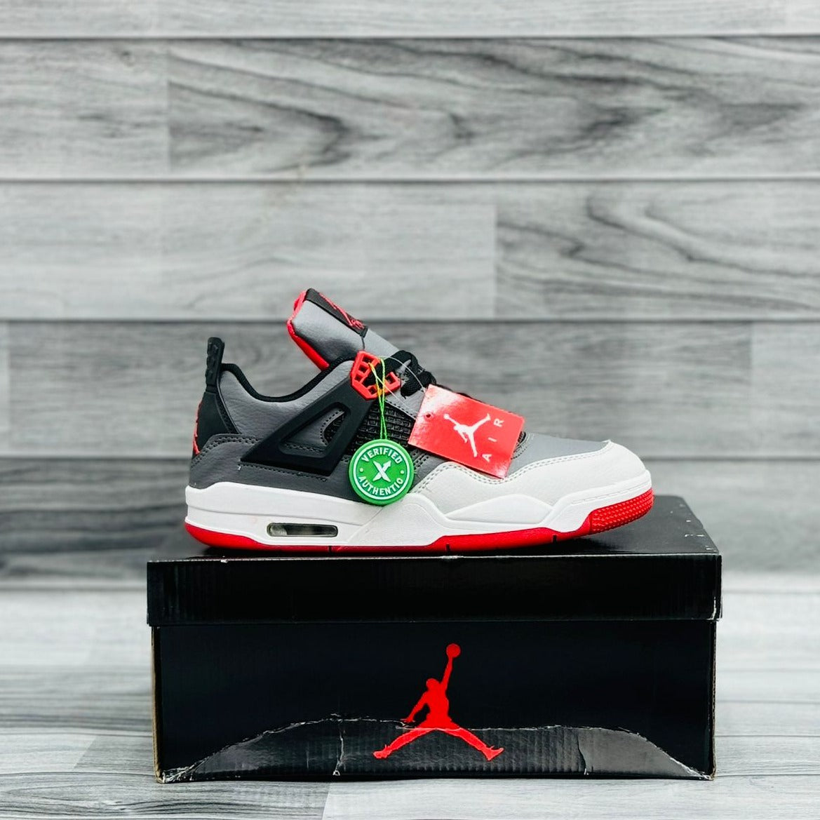 Air Jordan 4 Retro