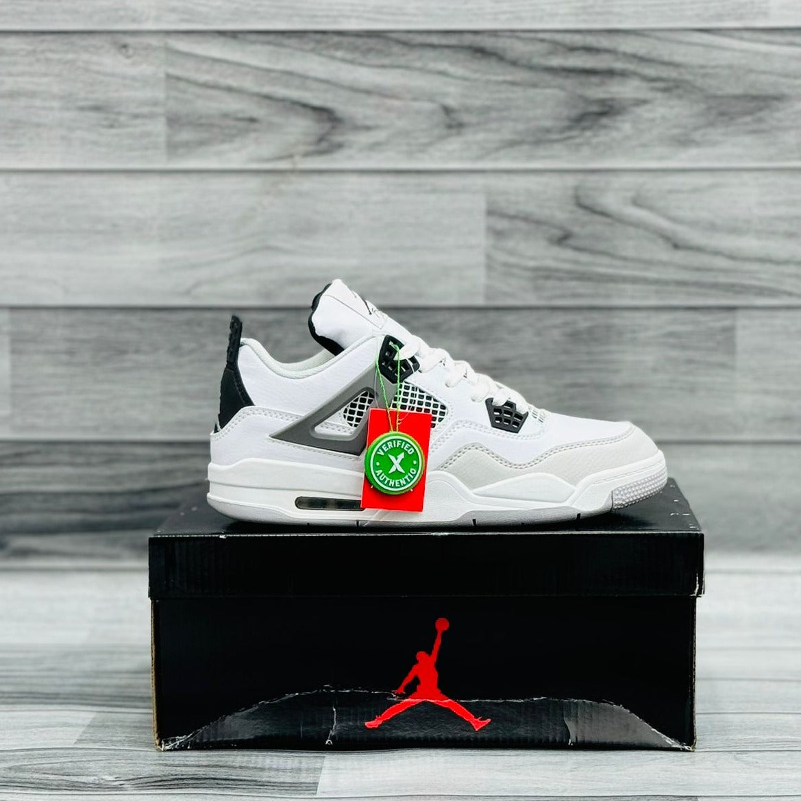 Air Jordan 4 Retro