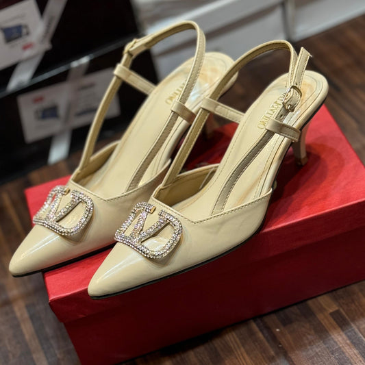 VLOGO Signature Pumps