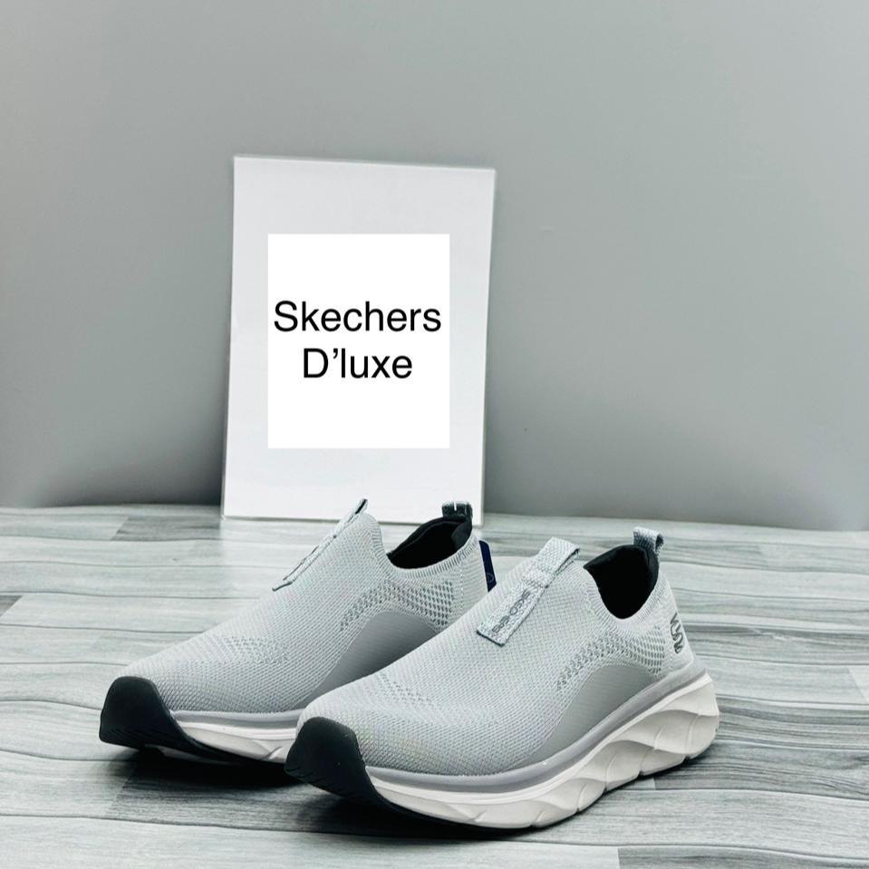 Skechers D'Lux Memory Foam