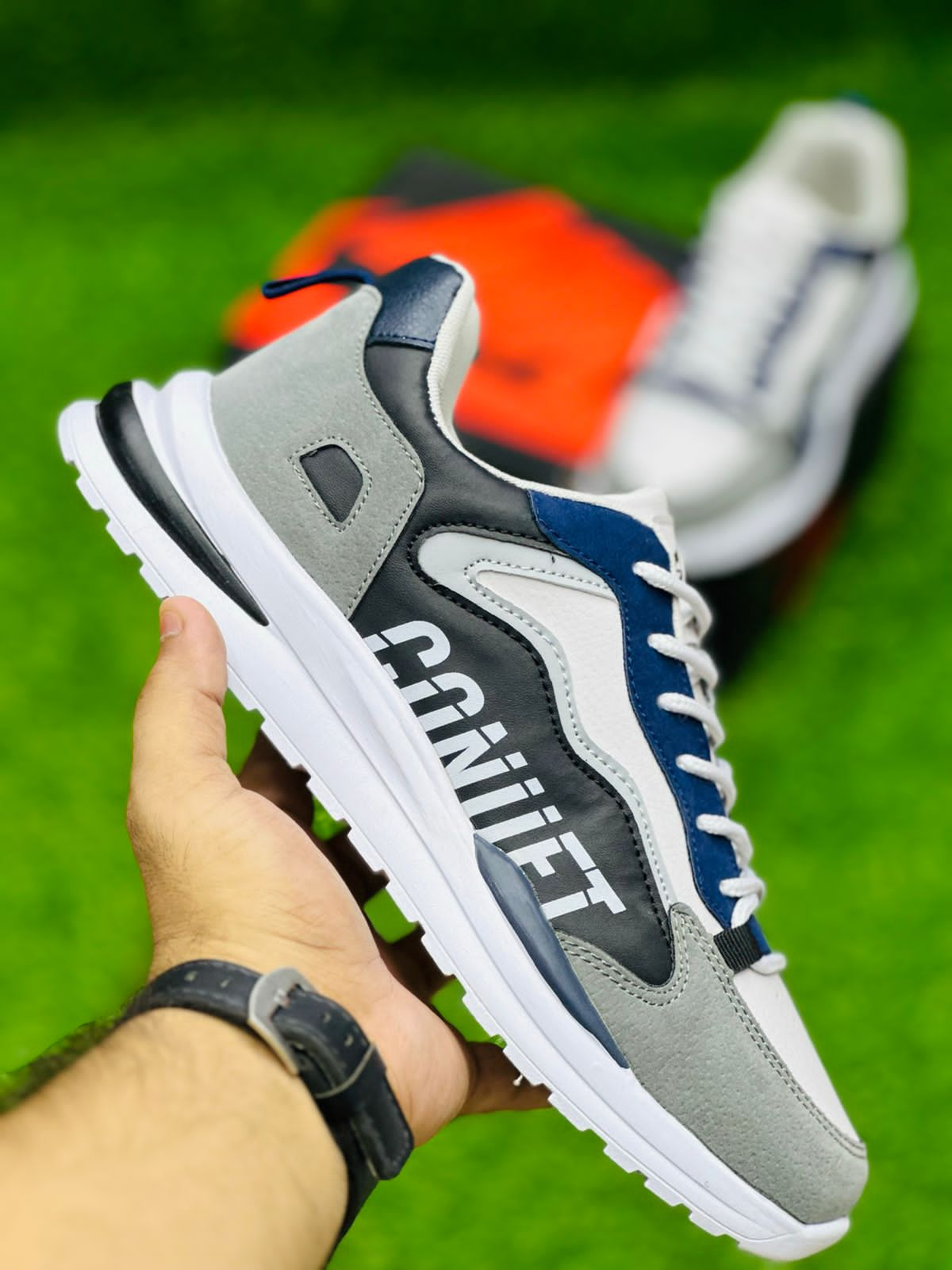 Conuet Runner Sneakers