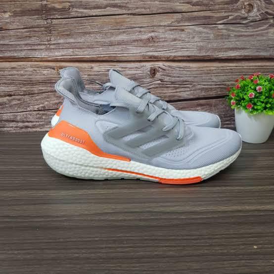 ADI Ultraboost Running 2023